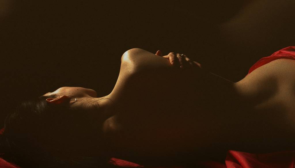 Vroče: Pornhub objavil, katere žgečkljive vsebine so bile letos najbolj priljubljene