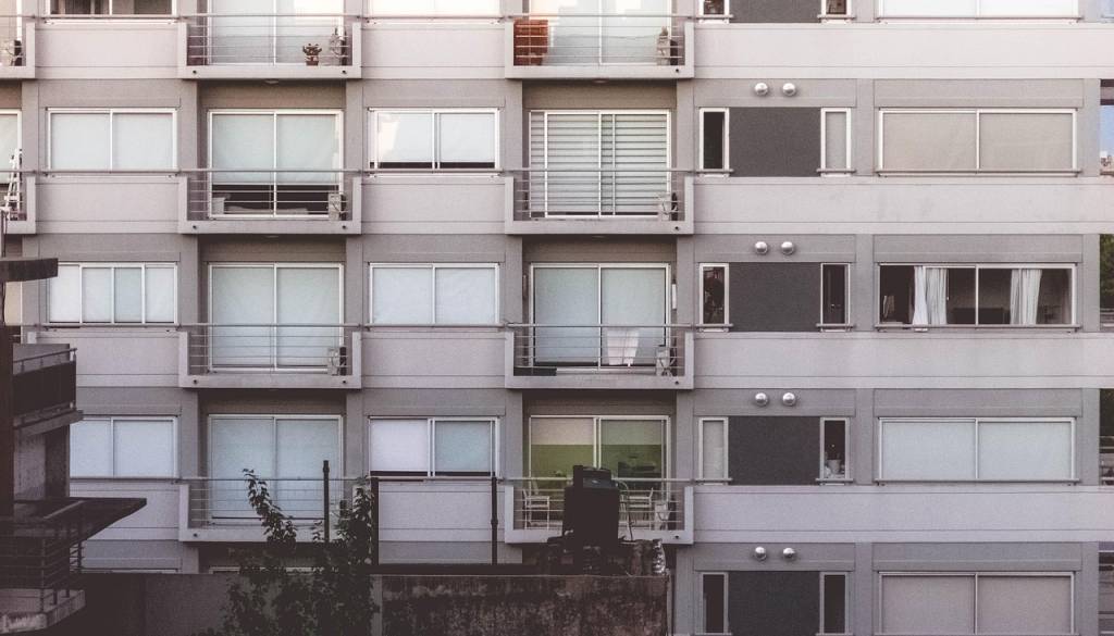 Znani Slovenec o prekletstvu nad blokom: »Več kot deset primerov raka ne more biti naključje«