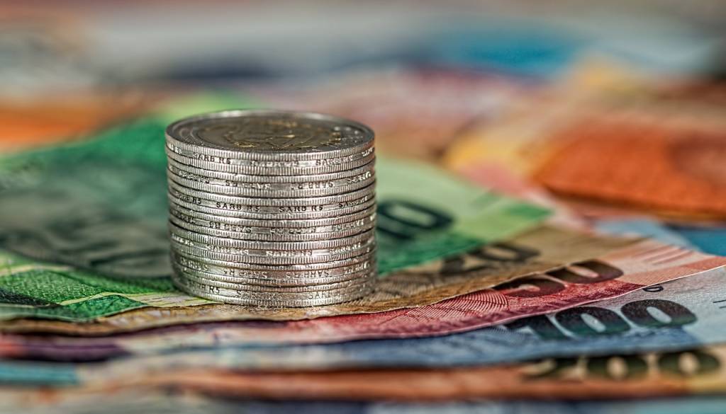 Božičnice v prestolnici: kdo deli tisočake in kdo le minimum?