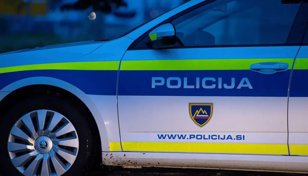 V hudi prometni nesreči življenje izgubila 49-letnica