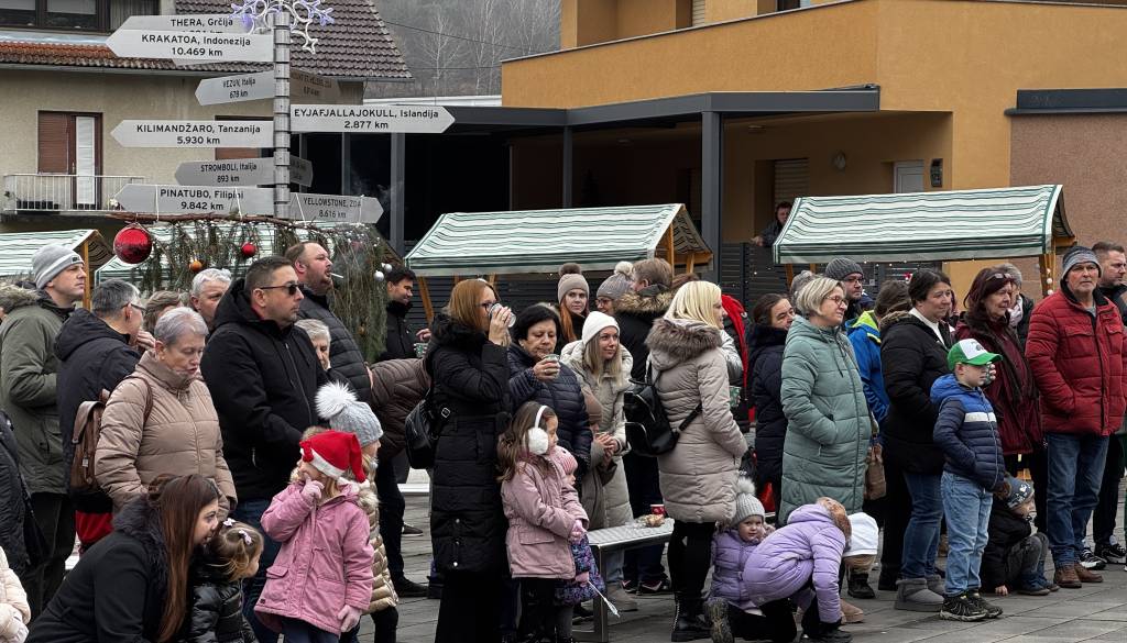 FOTO: Doživljajski park Vulkanija v znamenju božičnega sejma
