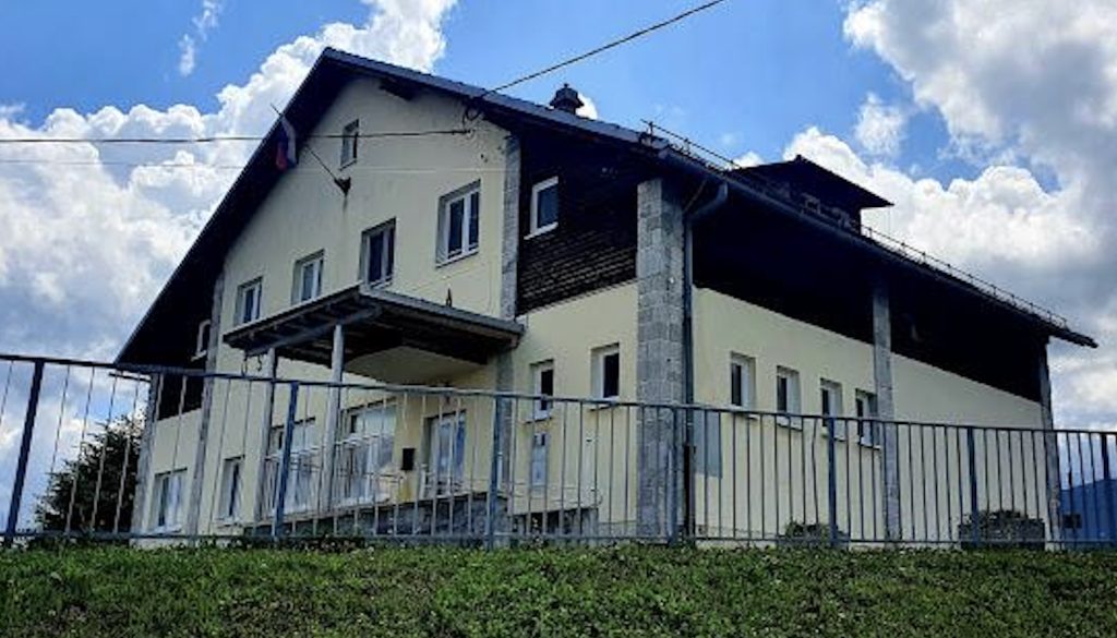 Lep jubilej in še lepša novica za ribniško šolo: več kot polovico sredstev za obnovo bo primaknila država