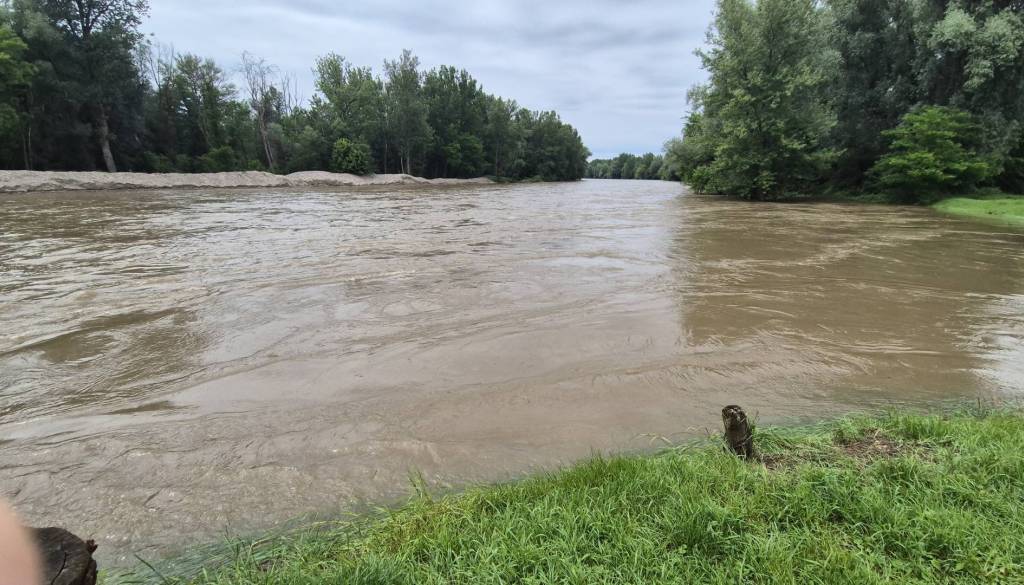 Začetek gradnje protipoplavnih nasipov ob reki Muri pri Razkrižju