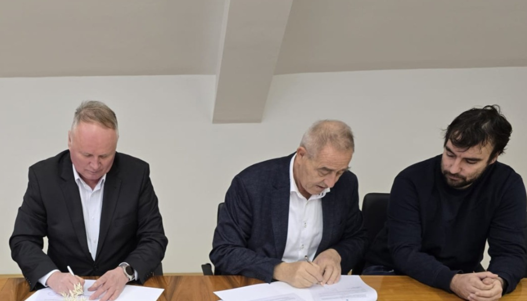 Pogodba za rekonstrukcijo cest je podpisana 