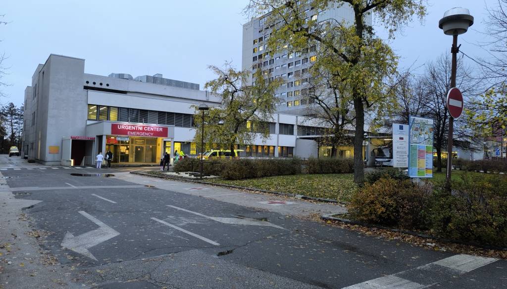 Stanje je resno! UKC Maribor zaradi gripe prepovedal obiske, velja za vse prostore, tudi avlo