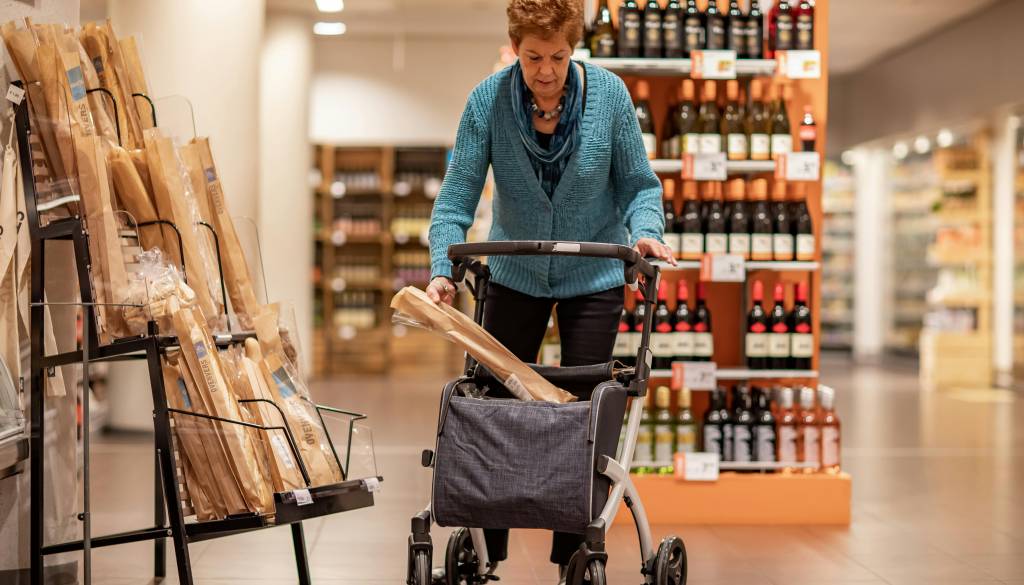 Po požaru v Sparu Ljubljančani opažajo, da nekaterih izdelkov na policah ni