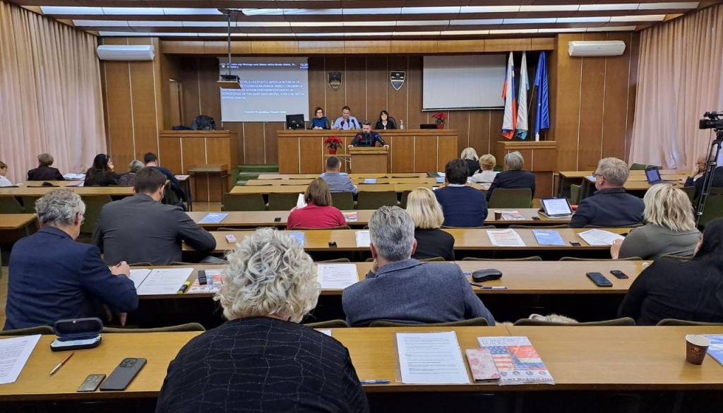 Višji zneski za poslovne in industrijske objekte, znani so letošnji prejemniki kulturnih nagrad