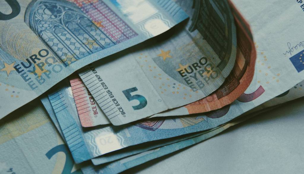 Ste med njimi? Danes 150 evrov dobi več kot 665 tisoč ljudi