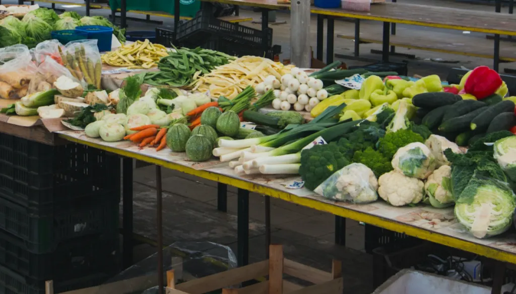 Bodo po požaru v BTC kmetije z območij, kjer so se širile saje in dim, vseeno prodajale onesnaženo zelenjavo?