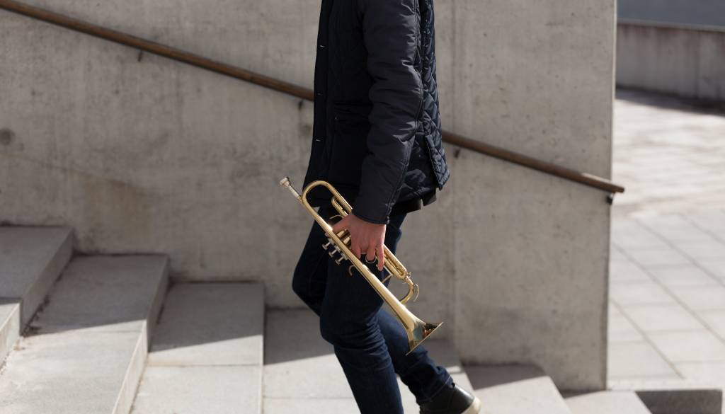 Bo Arsenovič po zgledu Jankovića prepovedal spontane ulične nastope?