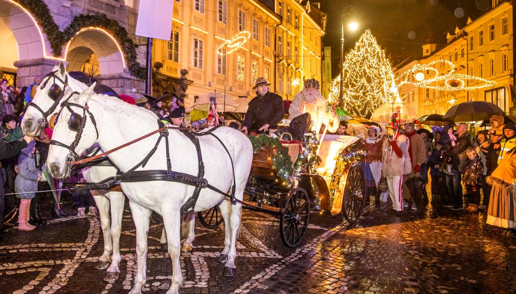 Dedek Mraz prihaja v Ljubljano, mesto bodo napolnili sneg in pravljice