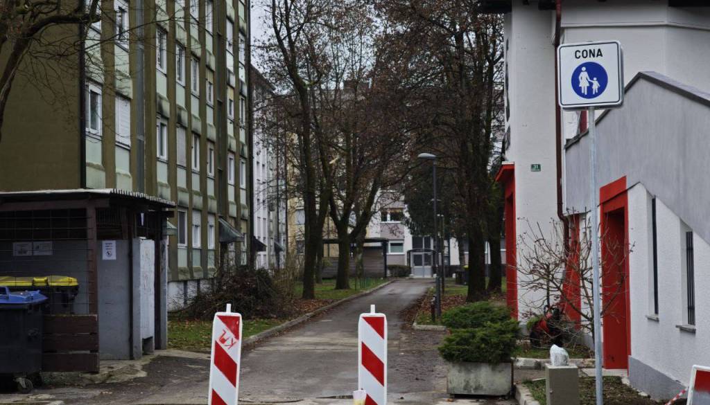 Skrb zaradi parkirišč v Štepanjskem naselju, pri novi kavarni omejitev ne načrtujejo