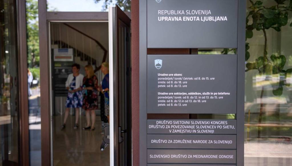 Nadzor tudi na Upravni enoti Ljubljana, minister zahteva odstop načelnice v Kranju