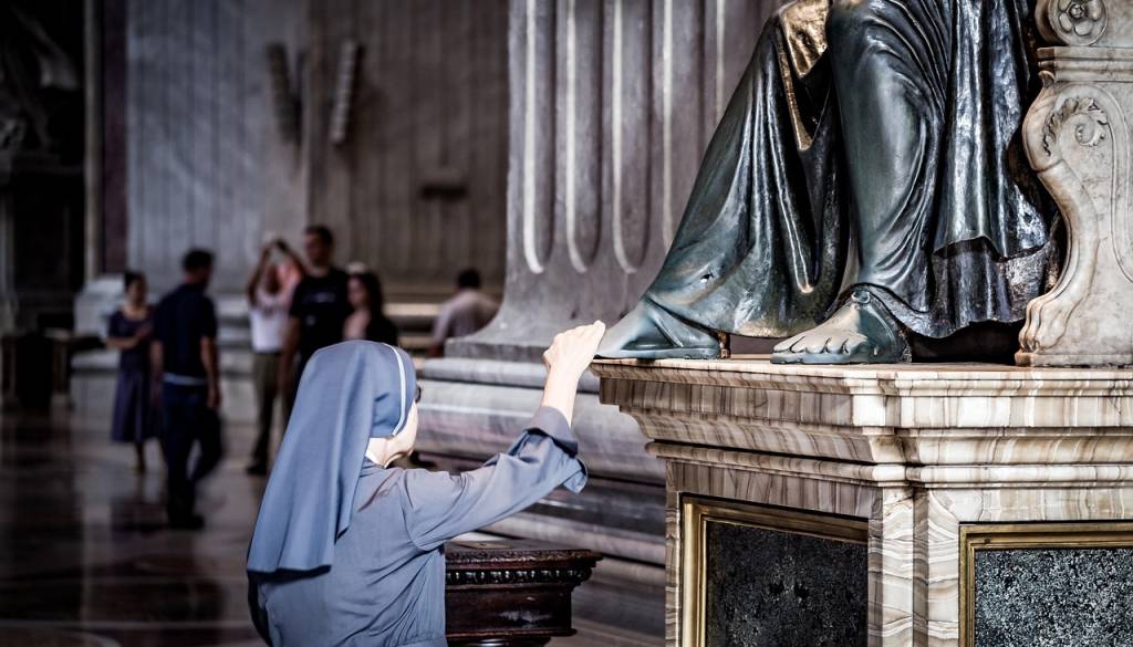 Lažna prijava: 'Napadena' redovnica si je rane povzročila sama