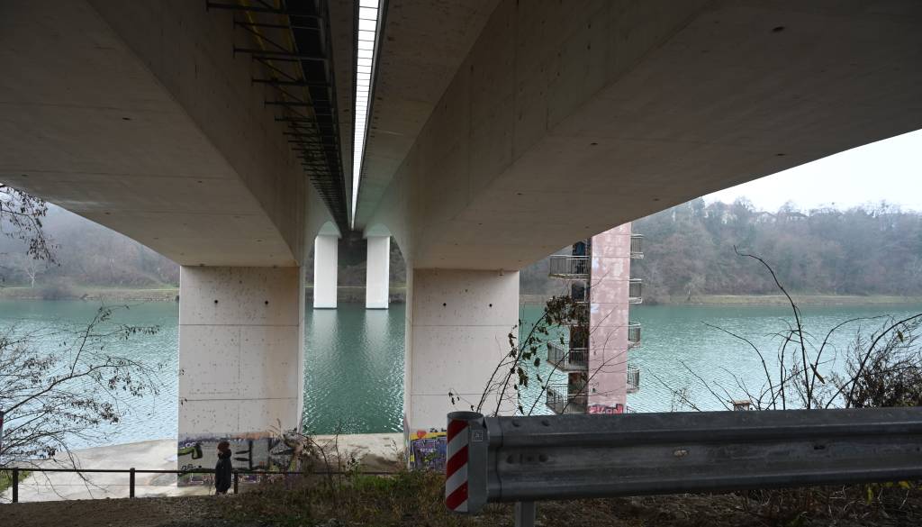 Pod Koroškim mostom ponoči našli truplo, neuradno mladoletnika