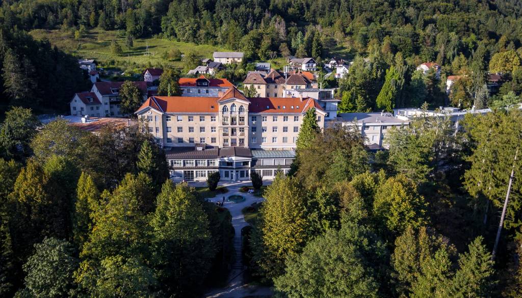 Zaradi gripe zaprli vrata, na Golniku obiski prepovedani do nadaljnjega