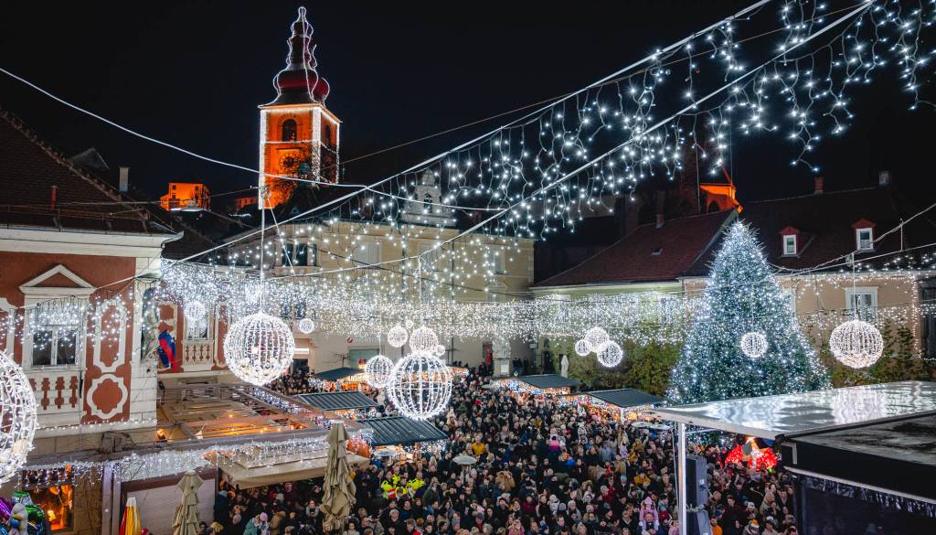 Ptujska veduta od daleč klavrna? Svetnica želi širšo praznično okrasitev