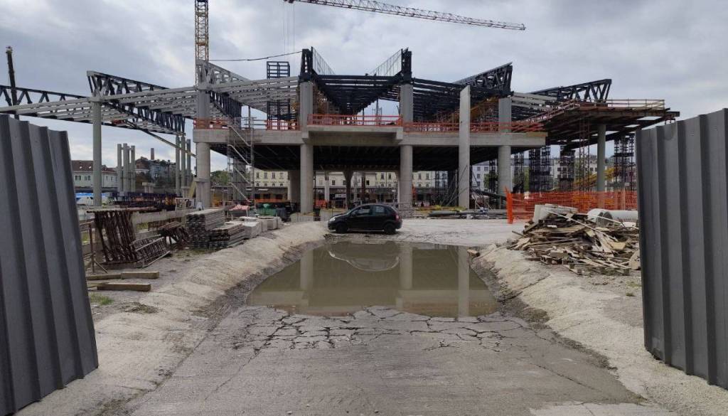 Se bo gradnja nove avtobusne postaje zavlekla? Alpe Adria Green toži državo zaradi gradbenega dovoljenja za novo avtobusno postajo