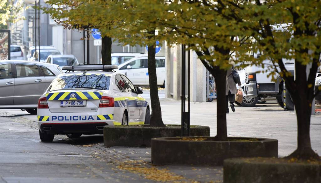 Policija išče storilca ropa v prodajalni na območju Šiške