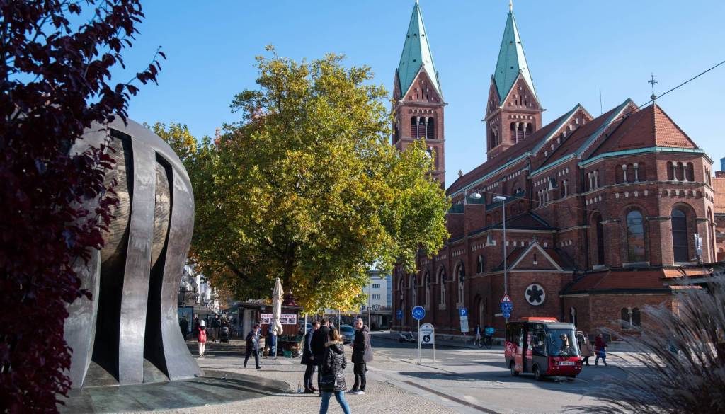 Turbulentno leto 2025 v Mariboru: Vrnitev radarjev, protesti zaradi avtobusov in začetki milijonskih projektov