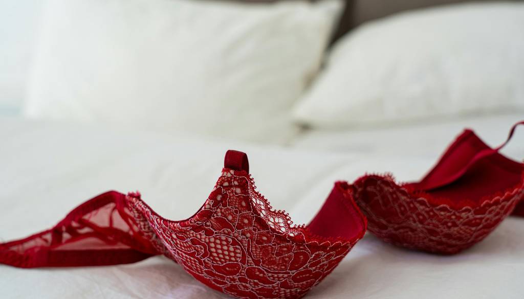 Italijani za silvestrovo v rdečem spodnjem perilu. Zakaj?