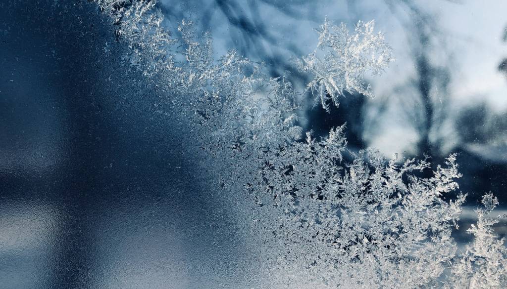 Mrzlo jutro po vsej Sloveniji, temperature tudi do -30