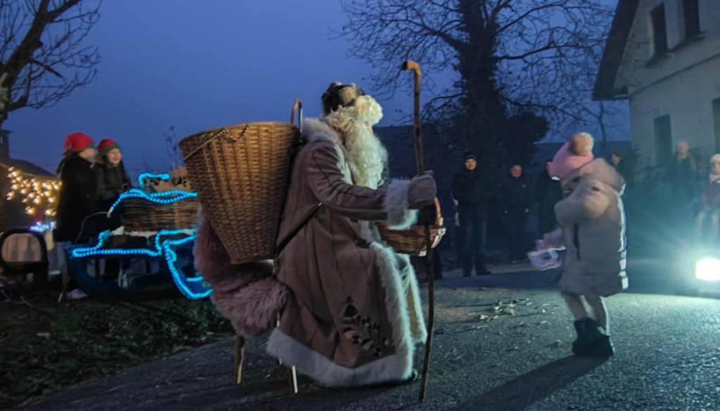 Lani napadli celo Miklavža. Ali bo v tem slovenskem kraju tudi letos prišlo do incidentov?