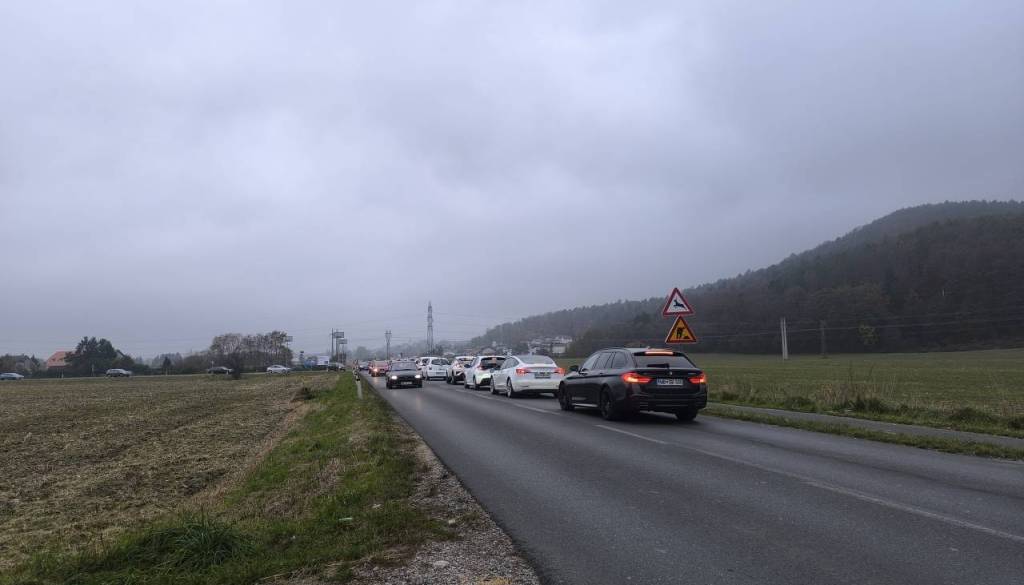 Bo na območju križišča Razvanjske in Papeževe v Mariboru omejitev hitrosti 50 kilometrov na uro?