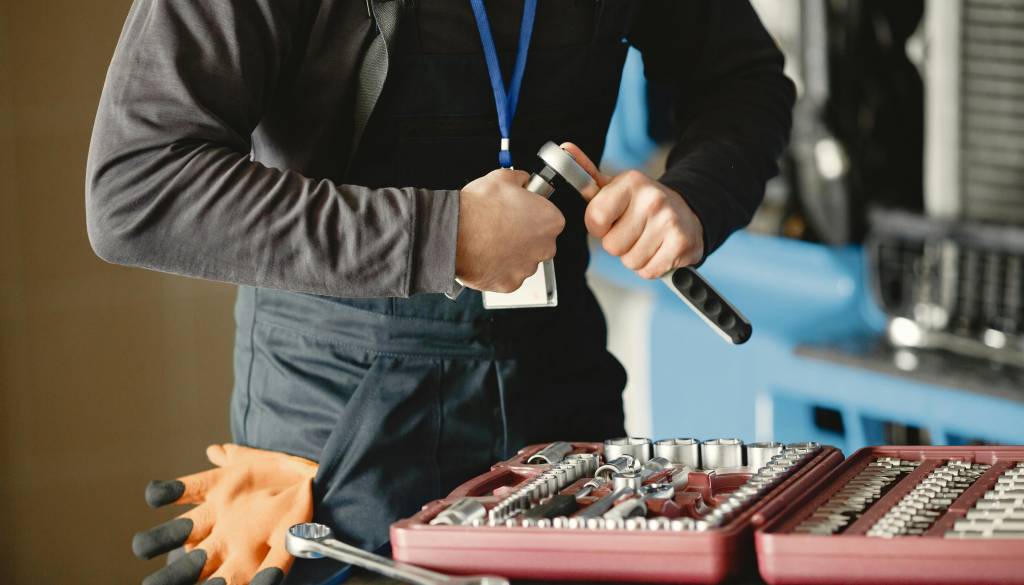 Bežigrajčanka opisala neprijeten obisk serviserja: »Prosila sem ga, naj preneha.«