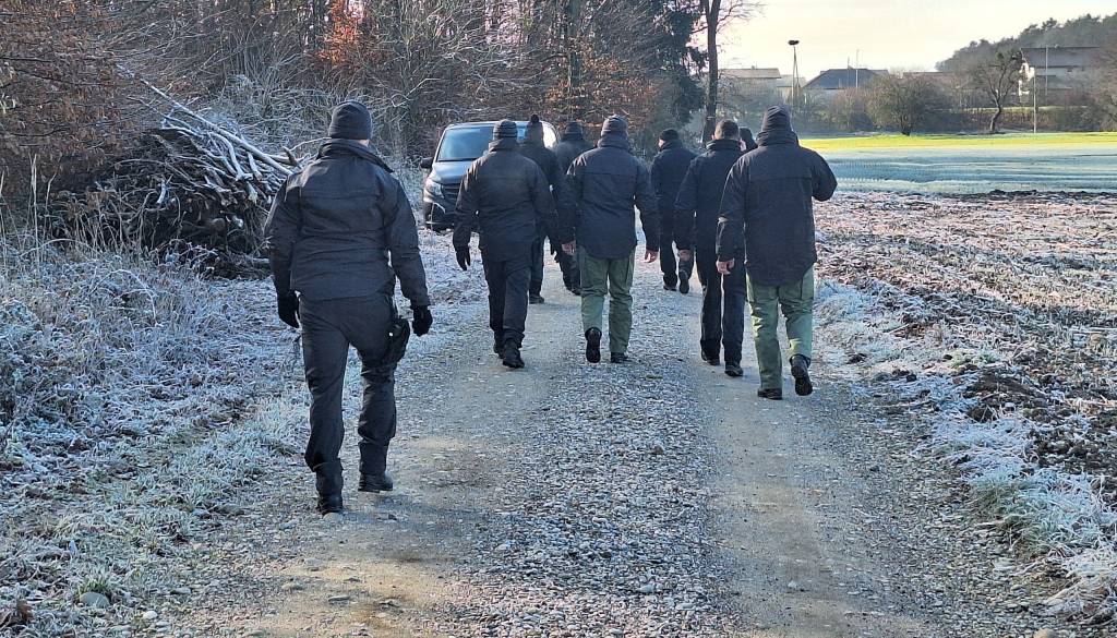 Srhljivo razkritje: Osumljeni Slovenec naj bi žrtev zakopal na vrtu babice, jo izkopal in znova skril v gozdu