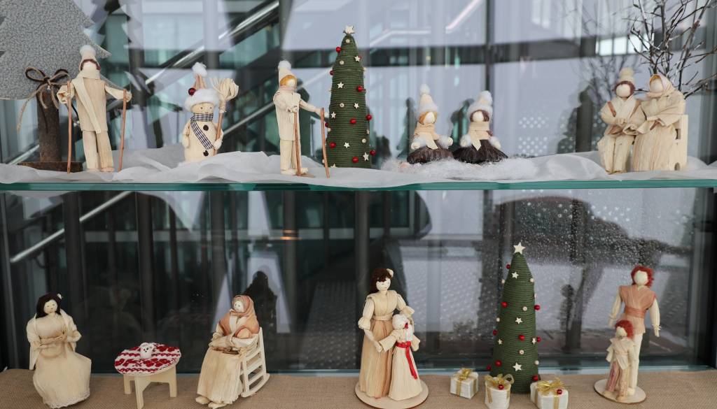 V kupoli Vinariuma odprli praznično razstavo domače rokodelske dediščine