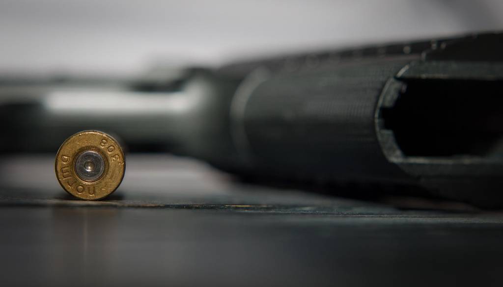 Oglasil se je oče žrtev včerajšnjega napada: »Pred očmi mi je streljal na hčerki!«