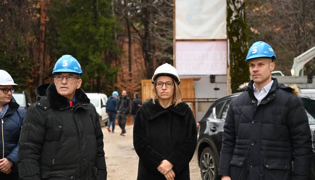 FOTO in VIDEO: UKC Maribor obiskala ministrica za zdravje