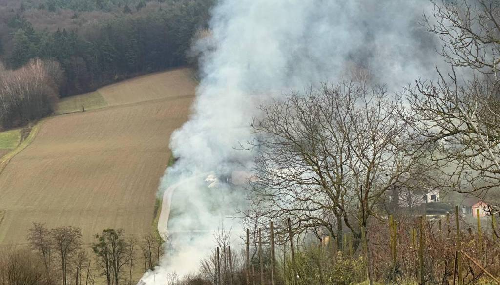 V Poznanovcih ja zagorelo, na terenu so gasilci