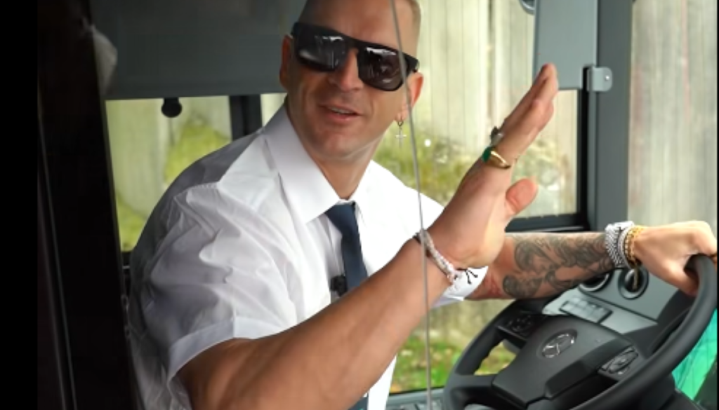 Ljubljana v šoku: Igor Mikić za volanom mestnega avtobusa!