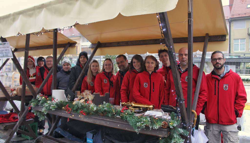 FOTO in VIDEO: Božično-novoletna tržnica v središču Ljutomera