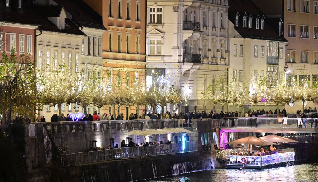 PODALJŠANO: Predlagajte, kje v Pomurju je naj okrašena izložba