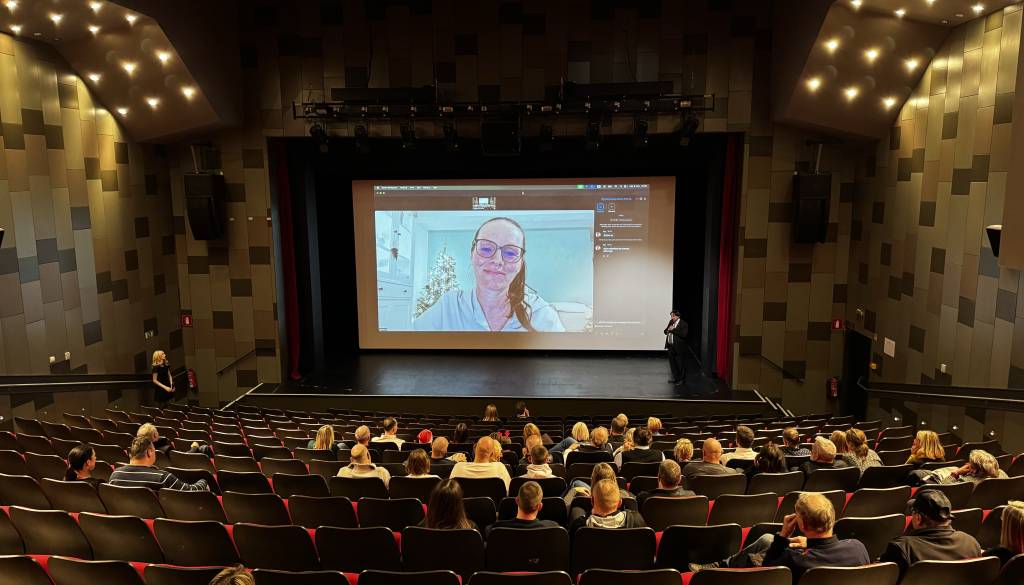 FOTO: V Murski Soboti predstavili koledar s fotografijami Alenke Artnik Burghardt
