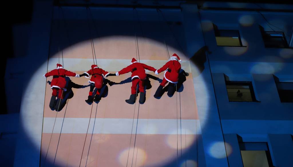 Božički se bodo tudi letos spustili s strehe Doma Danice Vogrinec