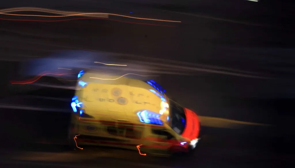 Šest ljudi po druženju in pitju kuhanega vina v bolnišnico