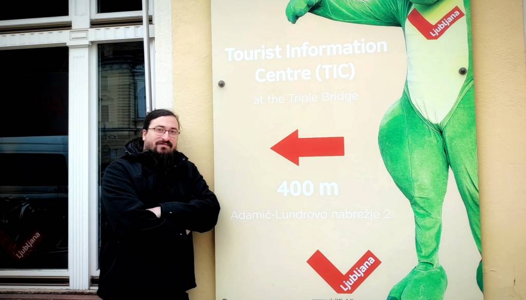 VIDEO: Predsednik Piratske stranke: »Zelo bi me zanimalo, zakaj iz toplarne izhaja črn dim«