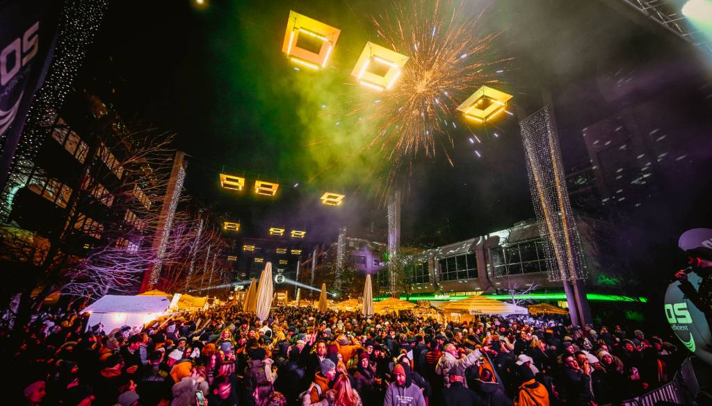 FOTO in VIDEO: Trg Leona Štuklja je na najdaljšo noč v letu pokal po šivih