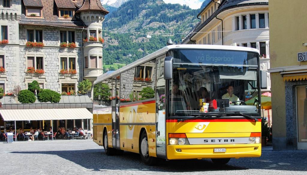 Javni prevoz v ozadju, Slovenci še vedno prisegamo na avto