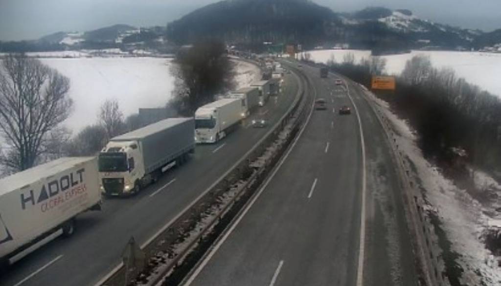 Zaradi požara v Avstriji kolone do Šentilja: Zastoj dolg že 12 kilometrov