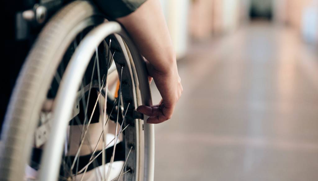 17-letni Prekmurki zaradi invalidskega vozička zavrnili možnost šolske ekskurzije