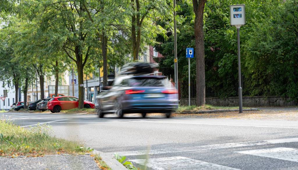 Prehitri vozniki polnijo blagajno: Mariborska občina pričakovala 150 tisoč evrov letno, radar prinesel več kot 200 