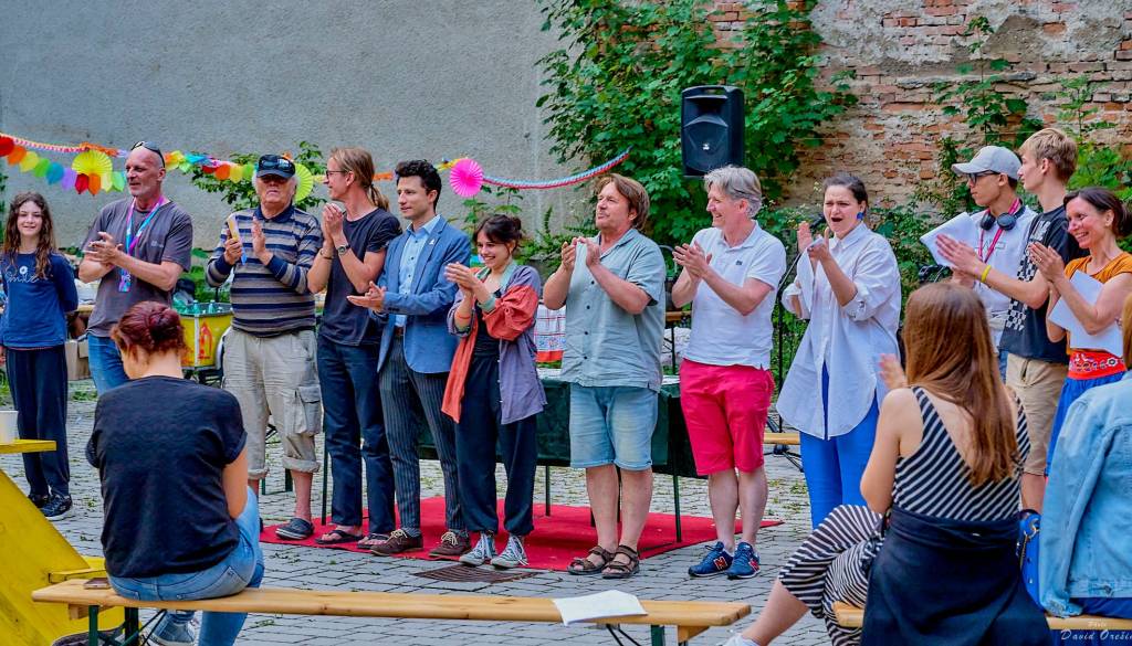 Živa dvorišča vabijo vse umetnike, ustvarjalce in kreativce, da postanejo del zgodbe