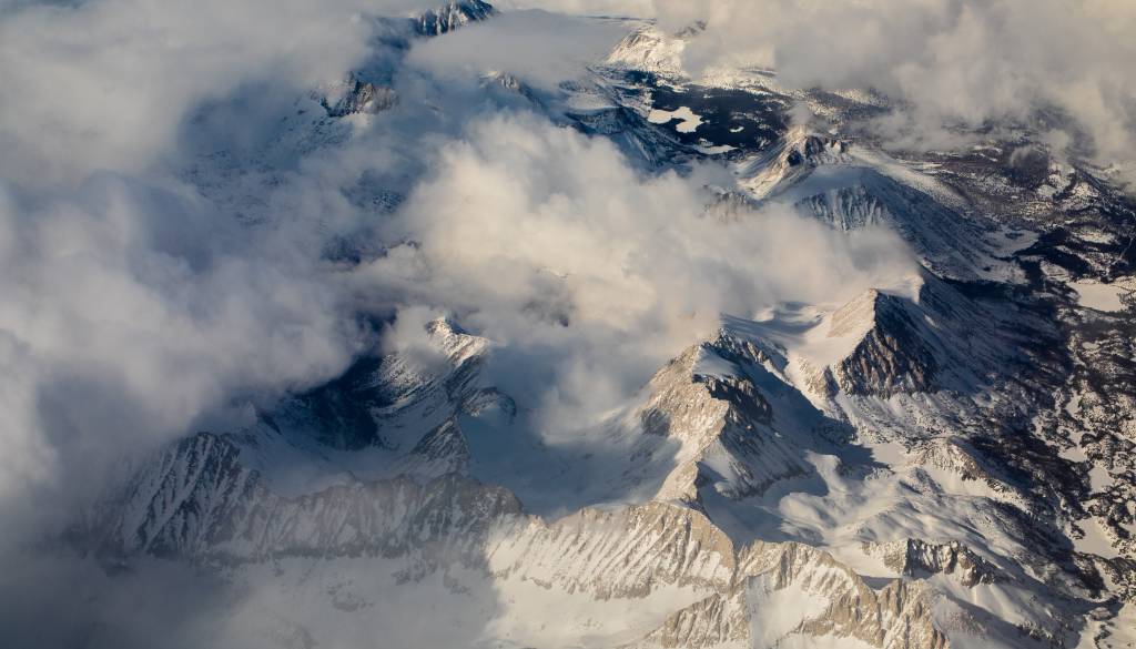Osem mrtvih v snežnih plazovih, ki so prizadeli Avstrijo