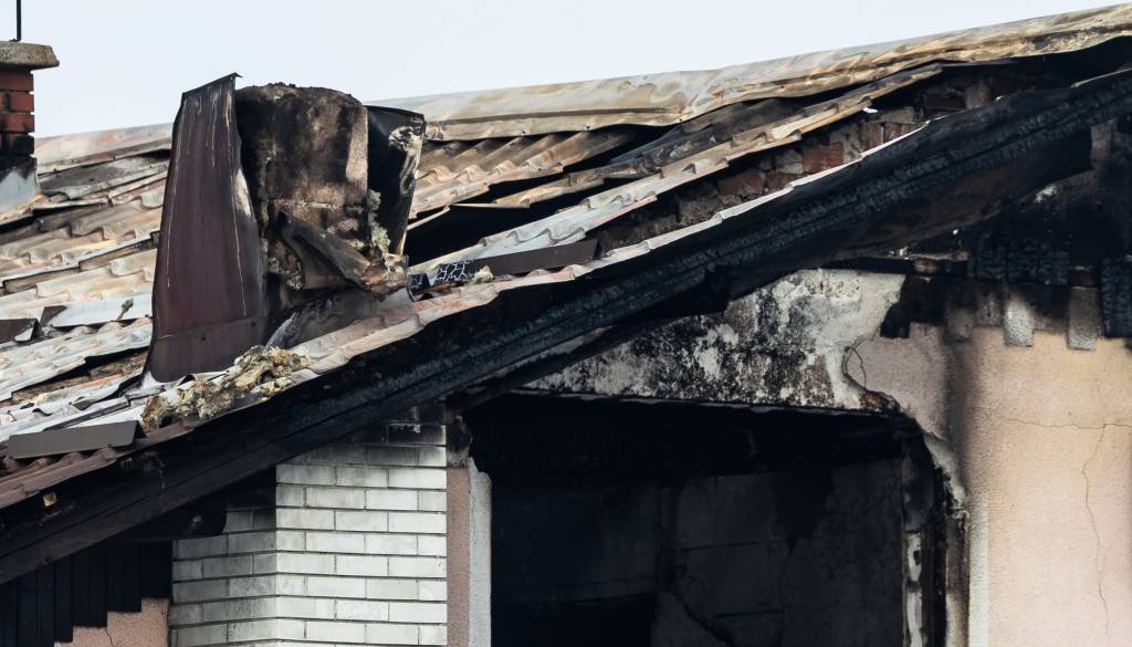 FOTO in VIDEO: Nove podrobnosti grozljivega požara, ki je zahteval življenje otroka, drugi se bori za življenje