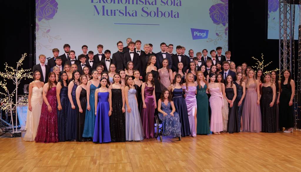 FOTO in VIDEO: Ekonomska šola Murska Sobota s plesom pospremila novo generacijo maturantov